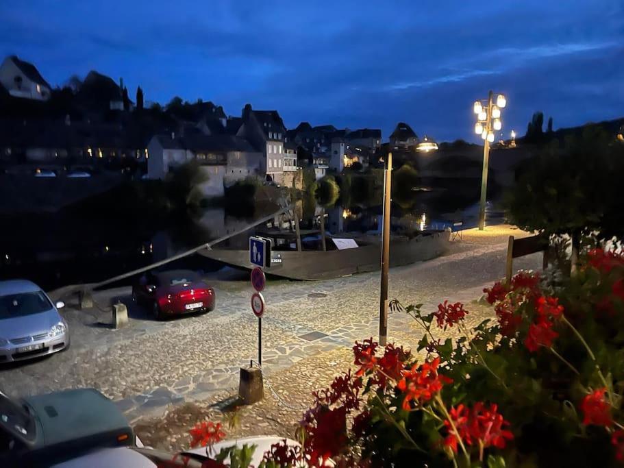 Maison En Pierre Sur Les Quais De La Dordogne Argentat Exterior foto