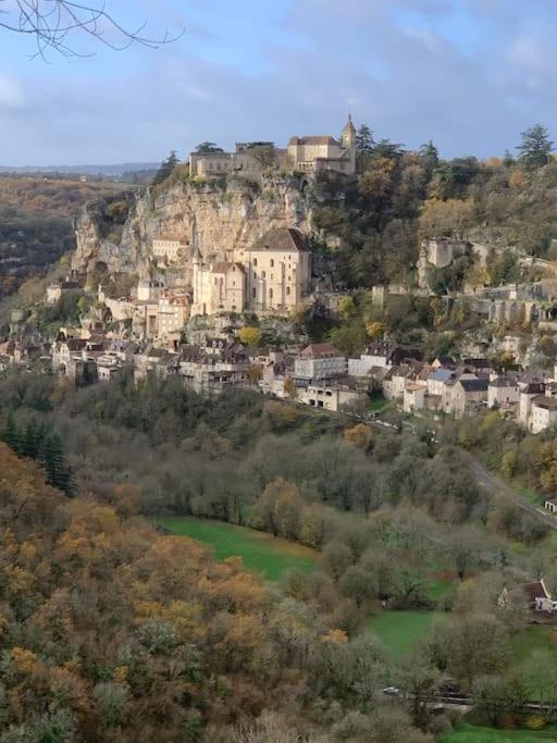 Maison En Pierre Sur Les Quais De La Dordogne Argentat Exterior foto